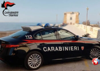 I CC della Compagnia di Trapani hanno arrestato un 54enne palermitano che all’alt aveva gettato dal finestrino dell’auto della cocaina