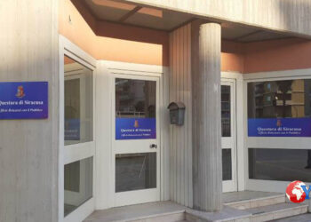 La Questura di Siracusa e Commissariati: hanno arrestato 3 spacciatori (uno minore); Sequestrato esplosivi; Fermato 3 scafisti (foto)