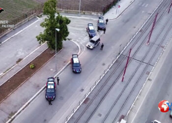 Eseguite per spaccio 18 misure cautelari, 15 in carcere e 3 obblighi di dimora, dai CC di PA delle Stazioni di Acqua dei Corsari e Brancaccio