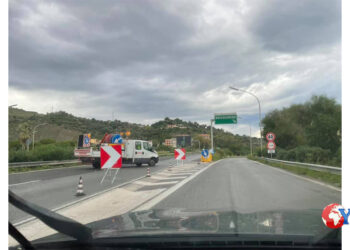 Causa lavori, uscita o entrata chiusa, dalle ore 09:00 del 16 (dir.Ct) e 18 (dir.Me), alle 18:00 del 20 ottobre, allo svincolo di Roccalumera