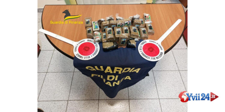 La Guardia di Finanza di Termini Imerese ha sequestrato tre kg circa di hashish ad una coppia di ventenni di Sant’Agata di Militello (Me)