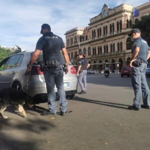 Polizia di Stato, Carabinieri, Guardia di Finanza e Monopoli di Stato, schierati a Palermo per controlli nella zona della Stazione centrale