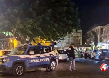 La Polizia di Stato di Catania ha predisposto mirati servizi serali alle piazze e alle strade principali del centro storico
