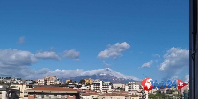 Etna. Riecco la neve nella sua parte sommitale