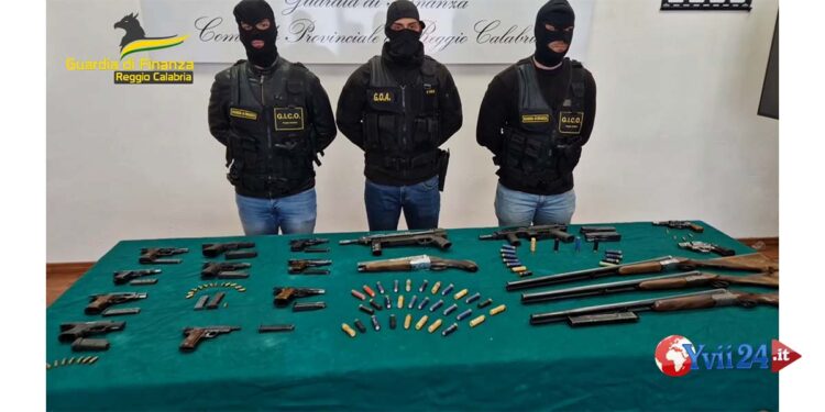 La GdF di Reggio Calabria (VIDEO) ha eseguito 27 arresti contro una cosca di ‘ndrangheta con contatti da Agrigento, Messina a Milano