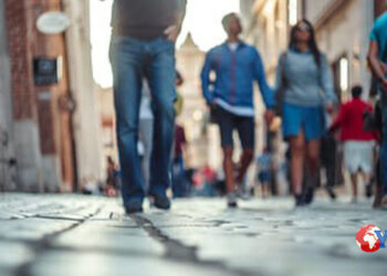 Adrano. Ai domiciliari, si allontana per una passeggiata