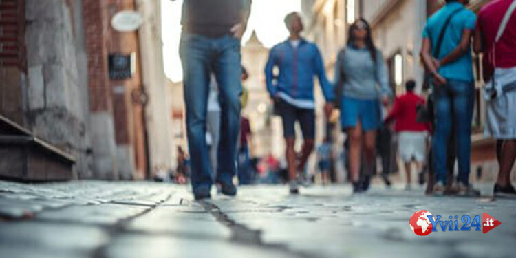 Adrano. Ai domiciliari, si allontana per una passeggiata