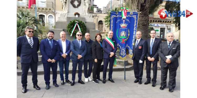 Si è celebrata oggi a Paternò la Festa nazionale del 4 novembre (VIDEO e FOTO). Posta una corona d’alloro al Monumento dei Caduti