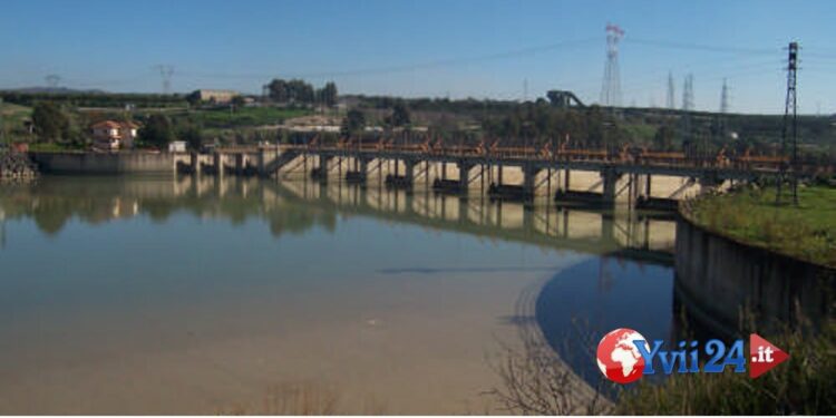 Paternò. Canne prendono fuoco a Ponte Barca
