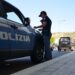 Agenti del Commissariato di Comiso dopo un inseguimento hanno arrestato un 28enne ai domiciliari in auto con alla guida un pregiudicato
