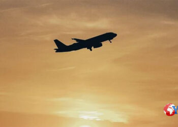 In Sicilia da anni ad ogni festività o stagione balneare aumentano i biglietti aerei. Il Codacons presenta una denuncia. L’OPINIONE