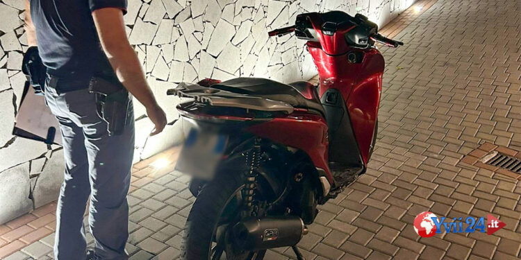 Catania. Acrobazie con lo scooter sui “social”. Individuato 17enne
