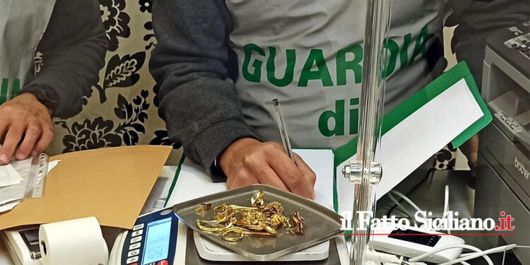 Catania. Da 13 a 52 mln di sanzioni ad un compro oro (VIDEO) La GdF di Catania a seguito di un controllo ad un “compro oro” ha comminato 52 milioni di sanzioni per violazioni antiriciclaggio