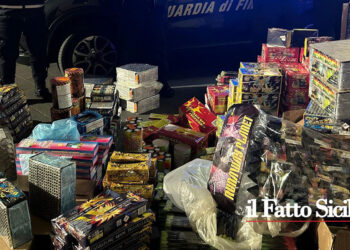La GdF di Catania con più operazioni ha sequestrato 130 kg circa di materiale esplodente pari a oltre 60.000 artifici pirotecnici illegali
