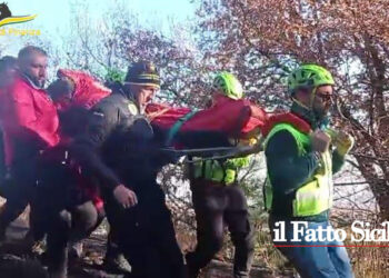 I militari della stazione del Soccorso Alpino della GdF di Nicolosi sono intervenuti a prestare soccorso ad un escursionista a quota 1600