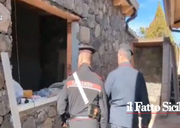 I CC di Acireale e di Viagrande hanno scoperto e sequestrato ad Aci Bonaccorsi una villetta quasi ultimata, in nero gli operai nel cantiere