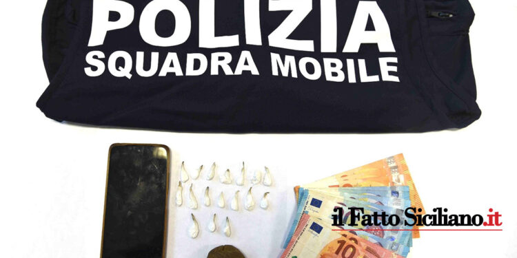 Gli agenti della Questura di Ragusa congiuntamente al Reparto Anticrimine di Catania hanno arrestato un 22enne straniero per spaccio