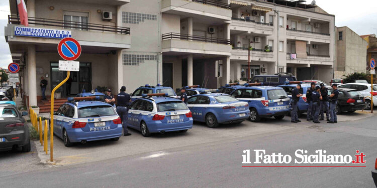Il Commissariato di Vittoria ha denunciato due minorenni, con numerosi precedenti, per spaccio e trovandoli con dei tirapugni