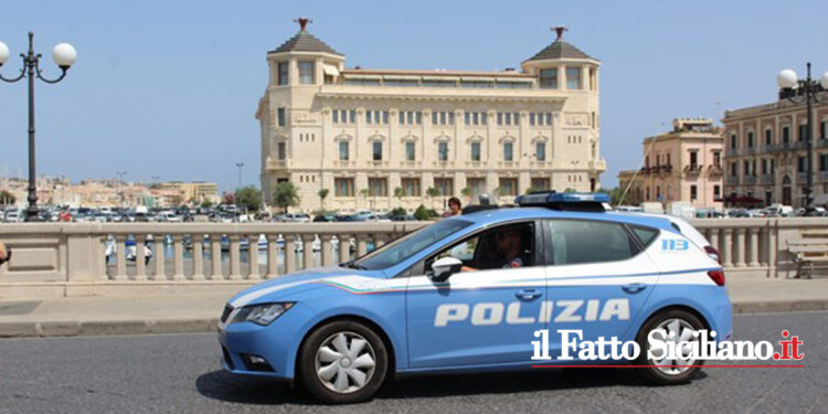 La Polizia di Siracusa ha eseguito una custodia in carcere per lesioni e un divieto di avvicinamento per persecuzione