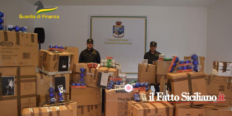 La GdF di Enna ha sottoposto a sequestro oltre 19.000 prodotti non sicuri, fra oggettistica e addobbi natalizi non conformi al Codice del Consumo