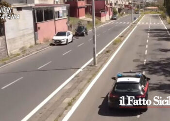 La Compagnia Carabinieri di Catania Fontanarossa ha osservato e poi arrestato due pusher minorenni per spaccio di cocaina