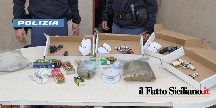La Squadra Mobile di Catania ha rinvenuto in un appartamento abbandonato revolver, pistole automatiche, munizioni e droga