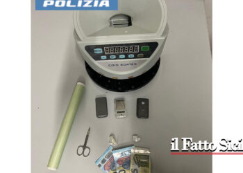 Denunciato dalla Squadra Volante della Questura di Catania 33enne pregiudicato catanese che in casa deteneva crack e hashish