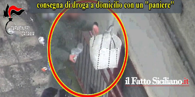 I CC della città etnea hanno sgominato un gruppo criminale che usava per lo spaccio 5 appartamenti dello IACP