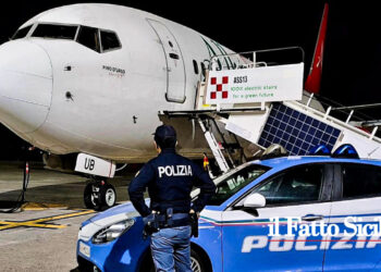 La Polizia di Stato di Catania fermato una 32enne che in aeroporto durante i controlli ha rubato l’orologio ad un passeggero