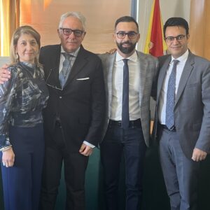 Il sindaco di Sant'Agata Li Battiati Marco Rubino e due consiglieri di Fiumefreddo, Claudio Fiume e Maria Catena Nocella