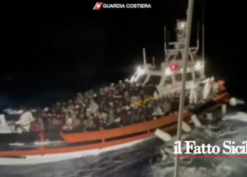 Nel 2023, secondo il Viminale, l'aumento degli arrivi si è attestato su un +50%. L’hotspot di Lampedusa ha già quasi 1000 ospiti