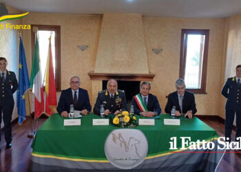 C’è stata oggi la cerimonia di consegna alla Guardia di Finanza di Palermo di un immobile confiscato alla mafia