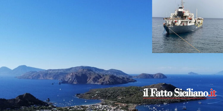 La Procura di Barcellona P. di G. ha concluso le indagini preliminari sulla fornitura d'acqua potabile per le isole Eolie con navi cisterne