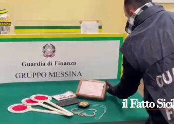 La GdF di Messina ha intercettato al porto un messinese appena sbarcato dal traghetto con oltre 1 kg di cocaina qualità “Zeus”