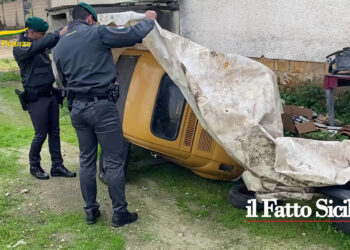 La GdF di Caltanissetta ha sequestrato 5 officine totalmente abusive e 48.330 prodotti presso esercizi commerciali