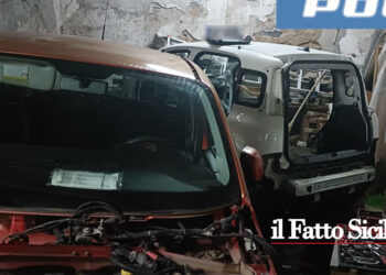 Catania. Scovato deposito di auto e moto rubate