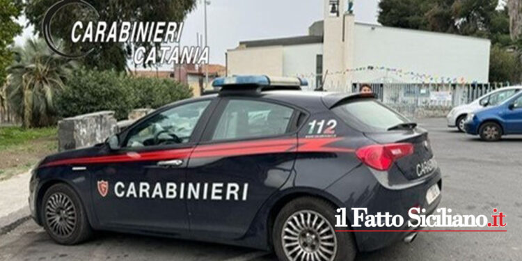 I CC della Compagnia di Catania Fontanarossa hanno arrestato un 21enne che spacciava nei parcheggi della chiesa
