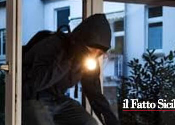 Sicilia. Entra in una scuola e ruba. Denunciato straniero
