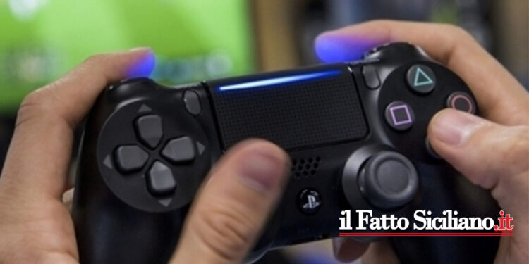 Sicilia. La playstation fa troppo rumore e accoltella il fratello