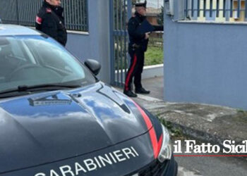 Prov. Catania. Minacciava con coltello la madre e i fratelli
