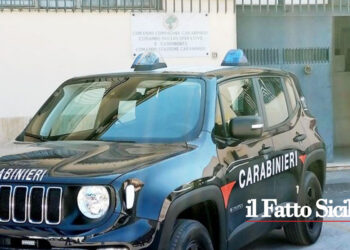 Un marocchino di 27 anni è stato ucciso con diverse coltellate in strada a Paternò. Sono in corso le indagini della Compagnia CC del luogo