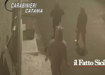 I CC di Randazzo hanno arrestato, in flagranza di reato, 2 uomini e una donna del posto, per concorso di estorsione e tentato omicidio