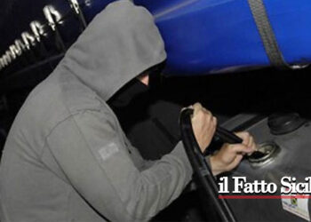 Sicilia. Rubava carburante di un mezzo in cantiere