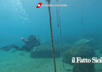 La Guardia Costiera di Lipari ha rimosso dai fondali del porto ben 27 tonnellate di rifiuti tra cui blocchi di cemento abusivi