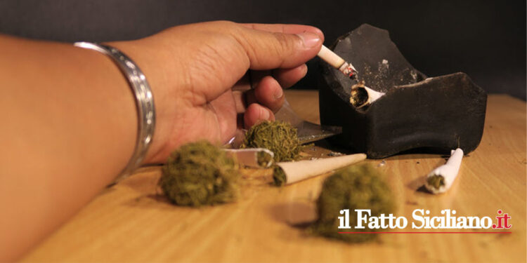 Catania. Sorpreso con marijuana e crack