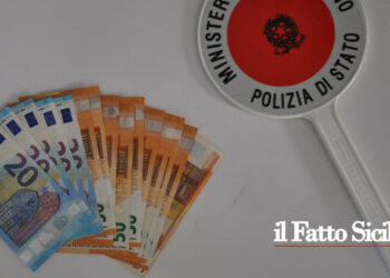 Un giovane di Adrano ha rinvenuto presso un Postamat 600 euro in contanti e li ha consegnati al locale Commissariato