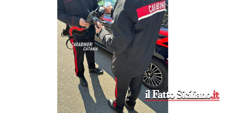 I CC della Compagnia di Catania Fontanarossa hanno arrestato un 18enne di Belpasso per spaccio di marijuana e crack