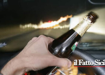 Catania. Pregiudicato ubriaco alla guida minaccia i poliziotti