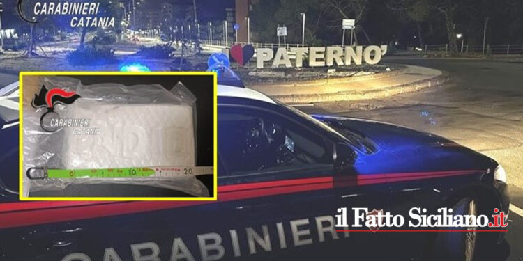 31enne del luogo arrestato dai CC di Paternò in auto nel territorio di Belpasso con 1kg di cocaina nascosta nel giubbotto del figlioletto