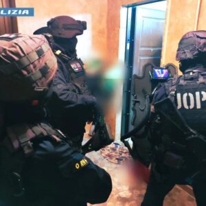 Eseguite dalla Polizia di Stato di Caltanissetta 55 misure cautelari per mafia, estorsione, spaccio e armi. Impiegati 500 agenti da tutta Italia